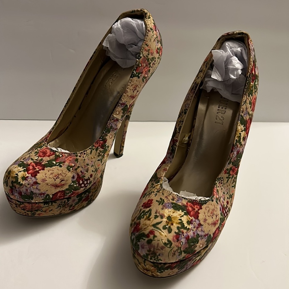 Taupe and Pink Floral Forever 21 Platform Heels Women Size 7